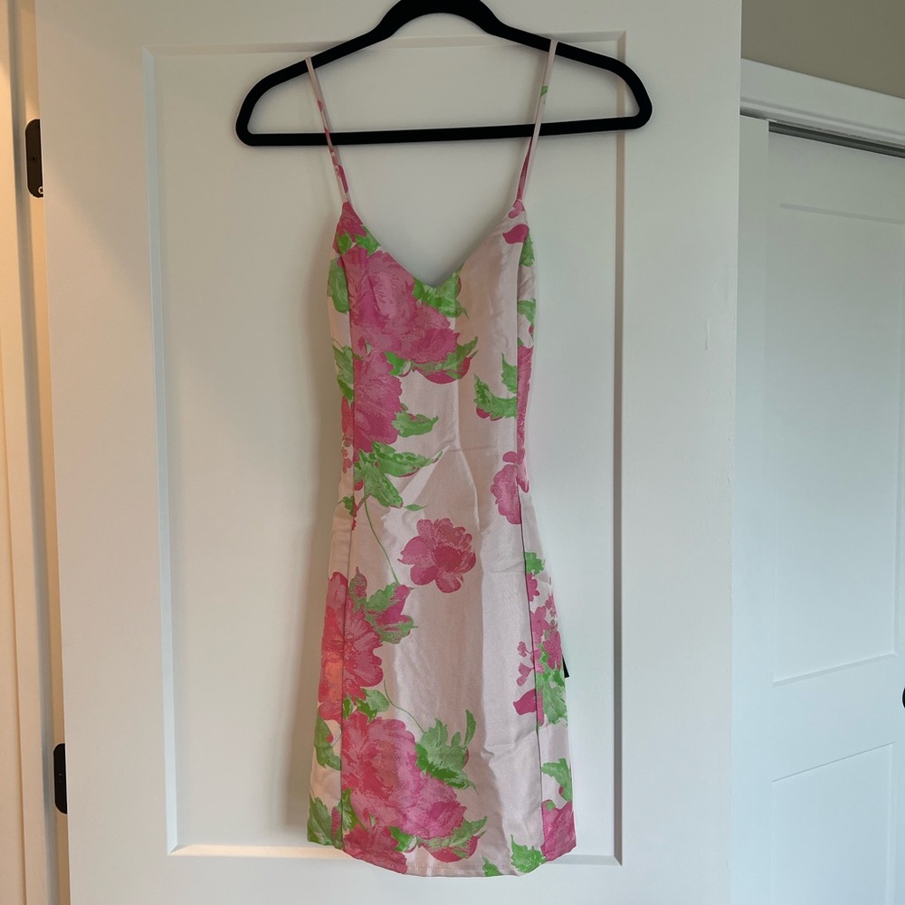 NWT Lulus colorful spring/summer dress